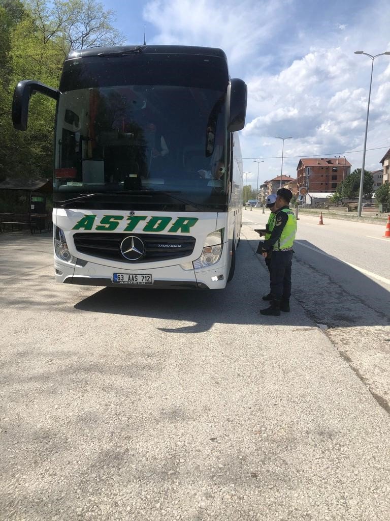 Jandarma Trafik ekipleri bayram öncesi denetimleri artırdı