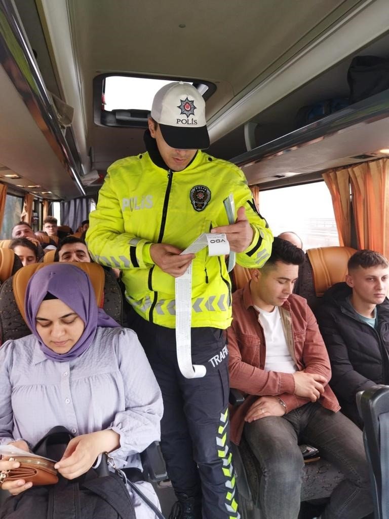 Jandarma Trafik ekipleri bayram öncesi denetimleri artırdı