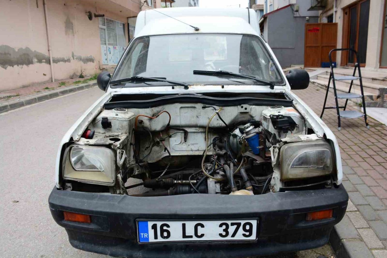 Meşhur film sahnesi gerçek oldu "Baba akü yok!"