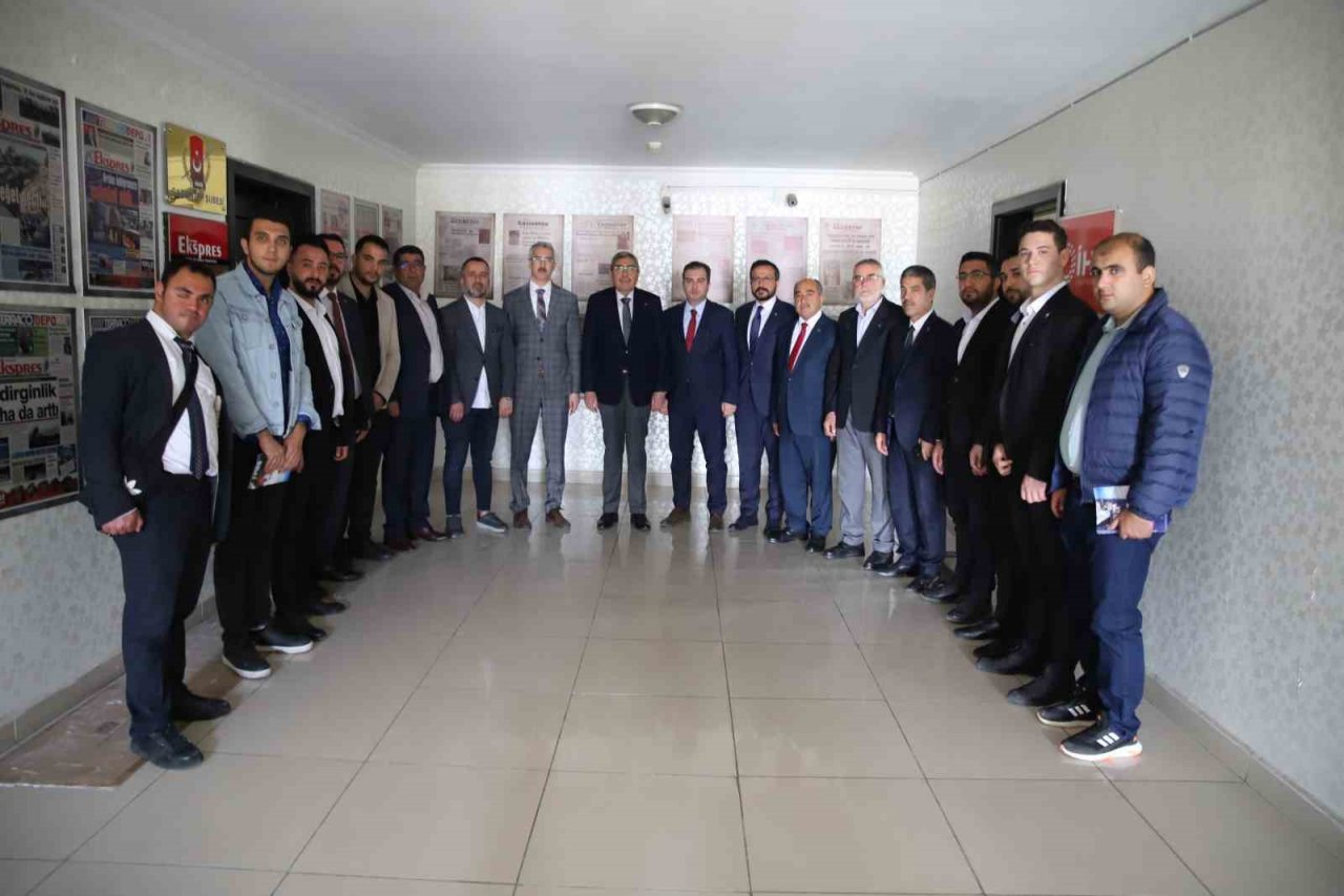 AK Parti adayı Eyup Özkeçeci: "Karşımızda terör destekli 6’lı masa değil, 7’li hatta 8’li masa var"