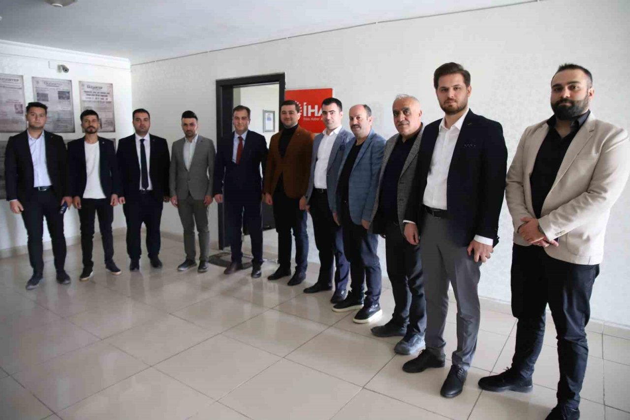 AK Parti adayı Eyup Özkeçeci: "Karşımızda terör destekli 6’lı masa değil, 7’li hatta 8’li masa var"