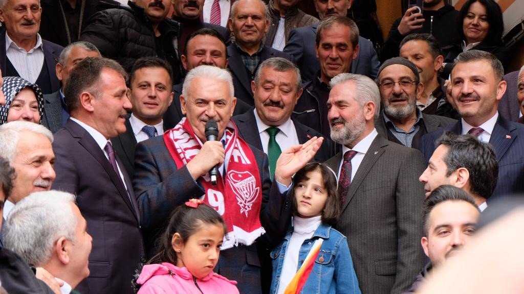 Binali Yıldırım: "Oyun çok açık, bölücü terör örgütünü meşrulaştırmaktır"