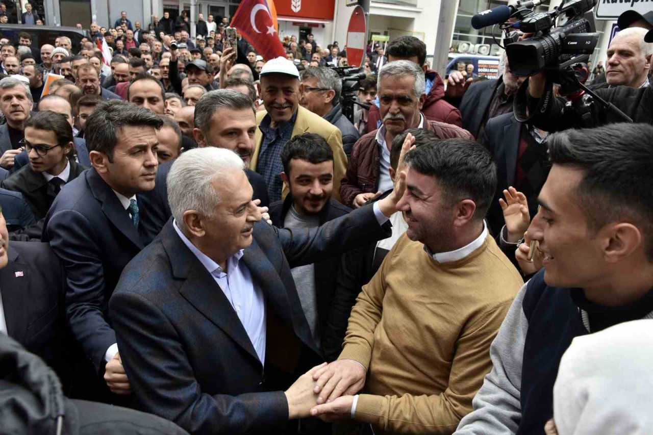 Binali Yıldırım: "Oyun çok açık, bölücü terör örgütünü meşrulaştırmaktır"