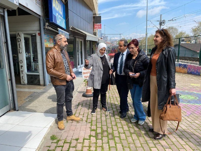 AK Parti’li görme engelli milletvekili adayı Cemal Donat esnaf ve STK’ları ziyaret etti