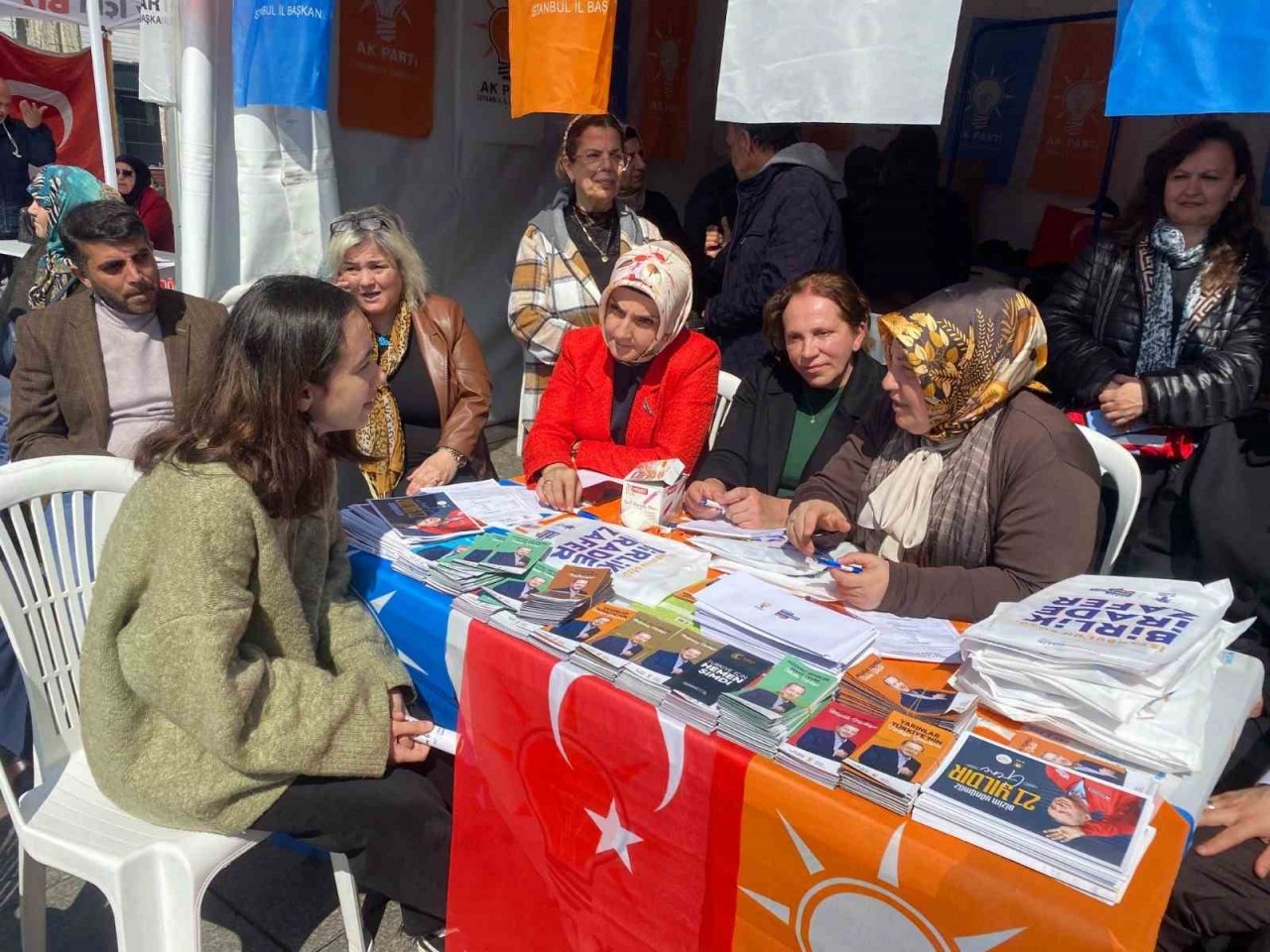 AK Parti İstanbul Milletvekili Adayı Süslü, Kızılay’a kan bağışı çağrı yaptı