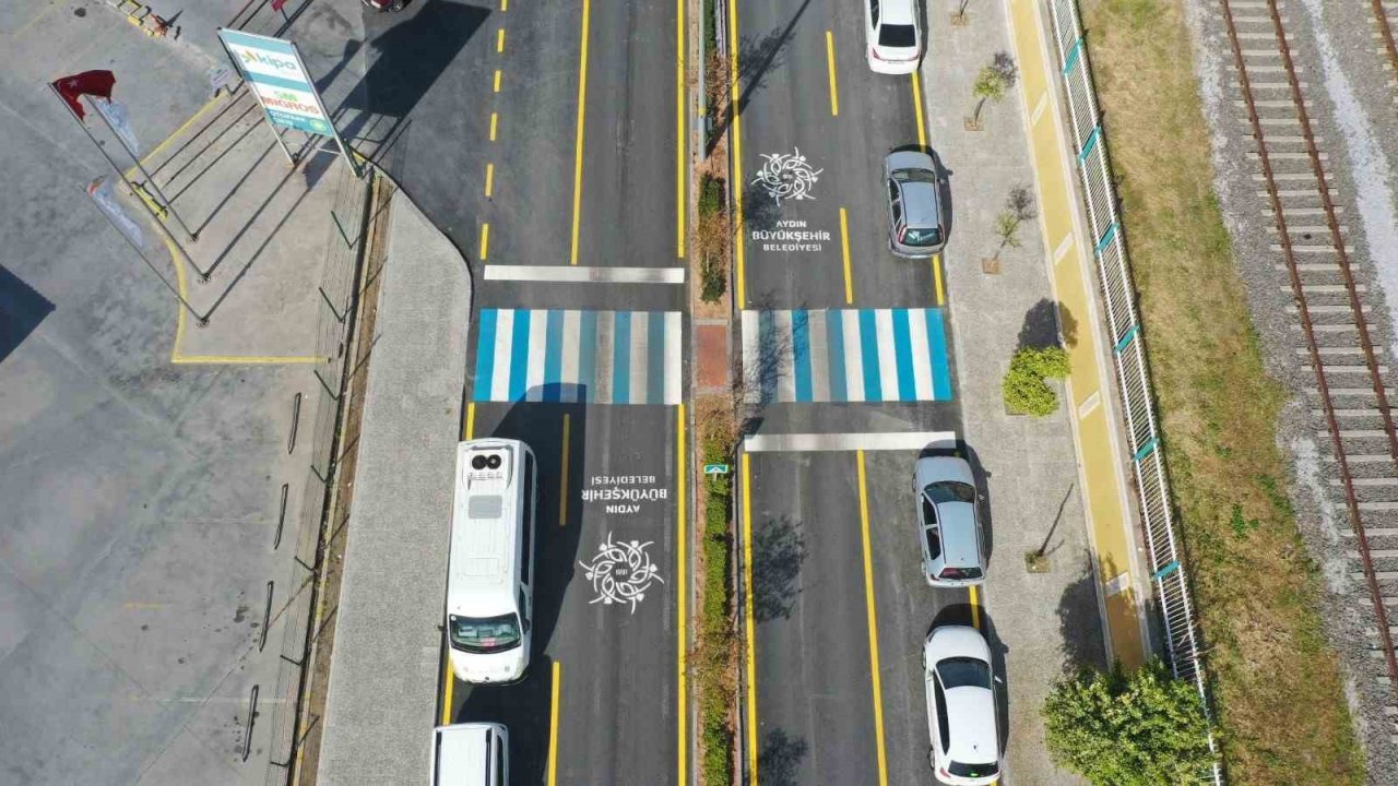 Aydın Büyükşehir Belediyesi Efeler İstasyon Caddesi’ni yeniledi