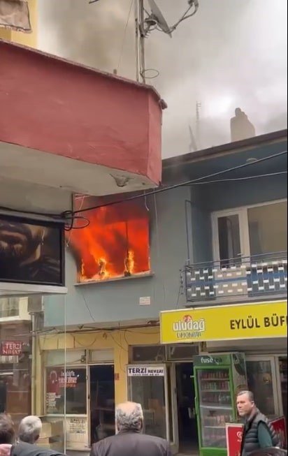 Balıkesir’de çıkan yangın korkuttu