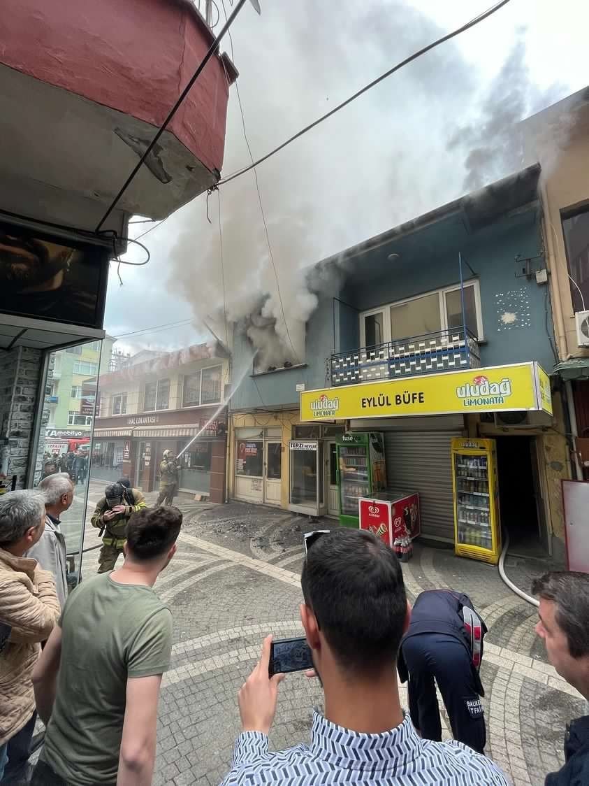 Balıkesir’de çıkan yangın korkuttu