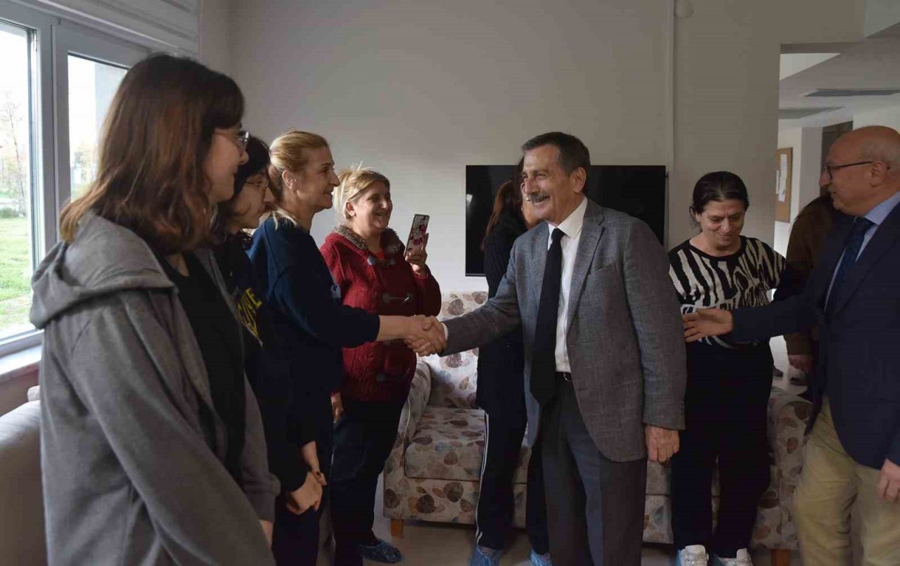 Özgür Özel, Tepebaşı’nın konuğu depremzedelerle buluştu