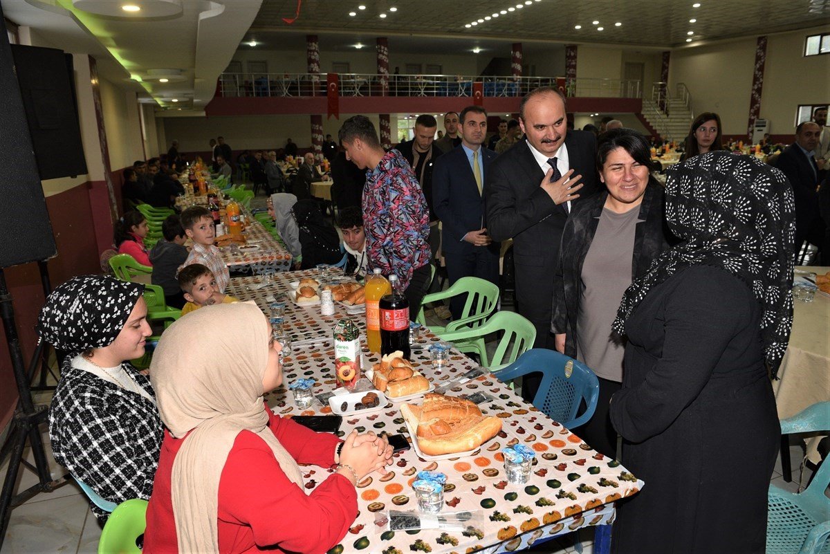 Sason’da bin kişi iftarda bir araya geldi