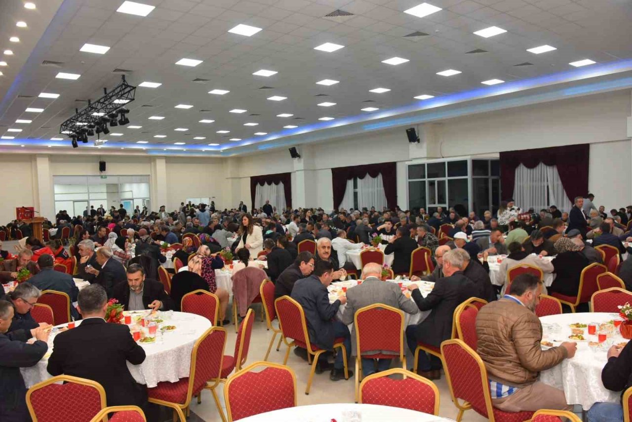 Bozüyük Belediyesi’nin iftar yemeğinde buluştular