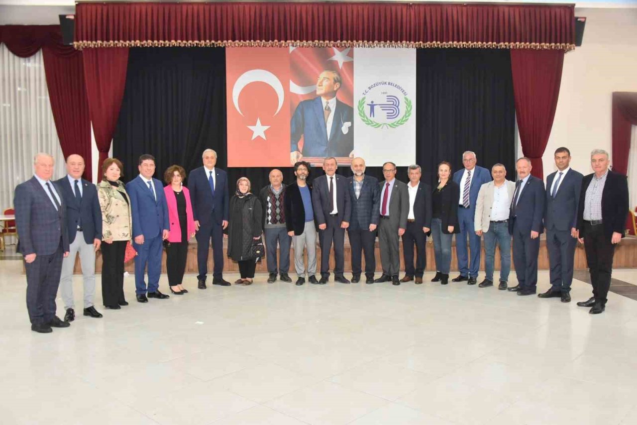 Bozüyük Belediyesi’nin iftar yemeğinde buluştular