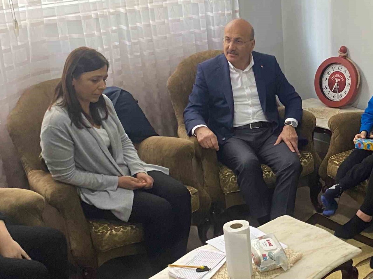 AK Parti Milletvekili Adayı Orhan Narin’den depremzede aileye ziyaret