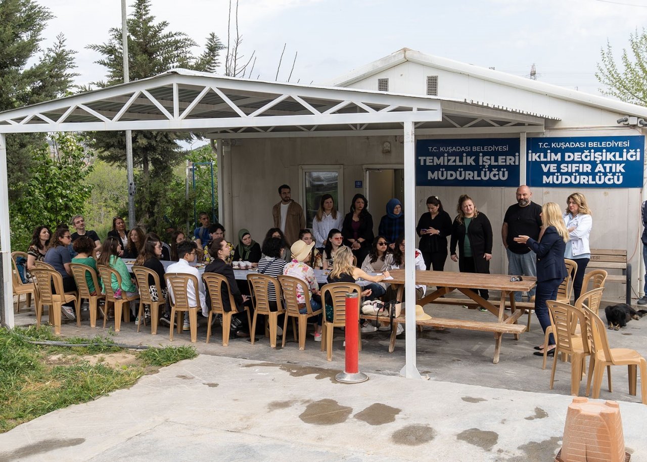 Kuşadası Belediyesi Temizlik İşleri Müdürlüğü Erasmus öğrencilerini ağırladı