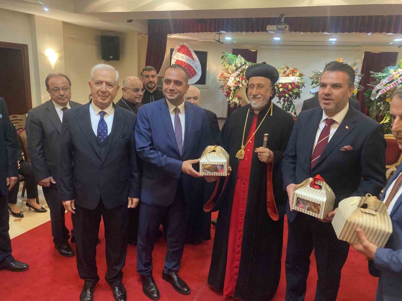 AK Parti Milletvekili Adayı Sıvacıoğlu’ndan ‘Paskalya Bayramı’ ziyareti
