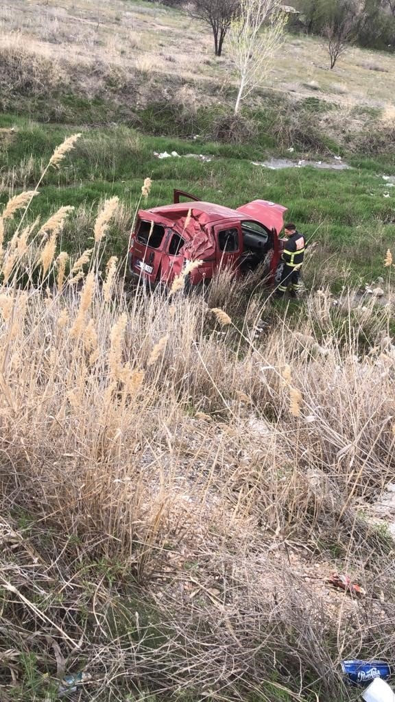Erzincan’da trafik kazası: 2 yaralı