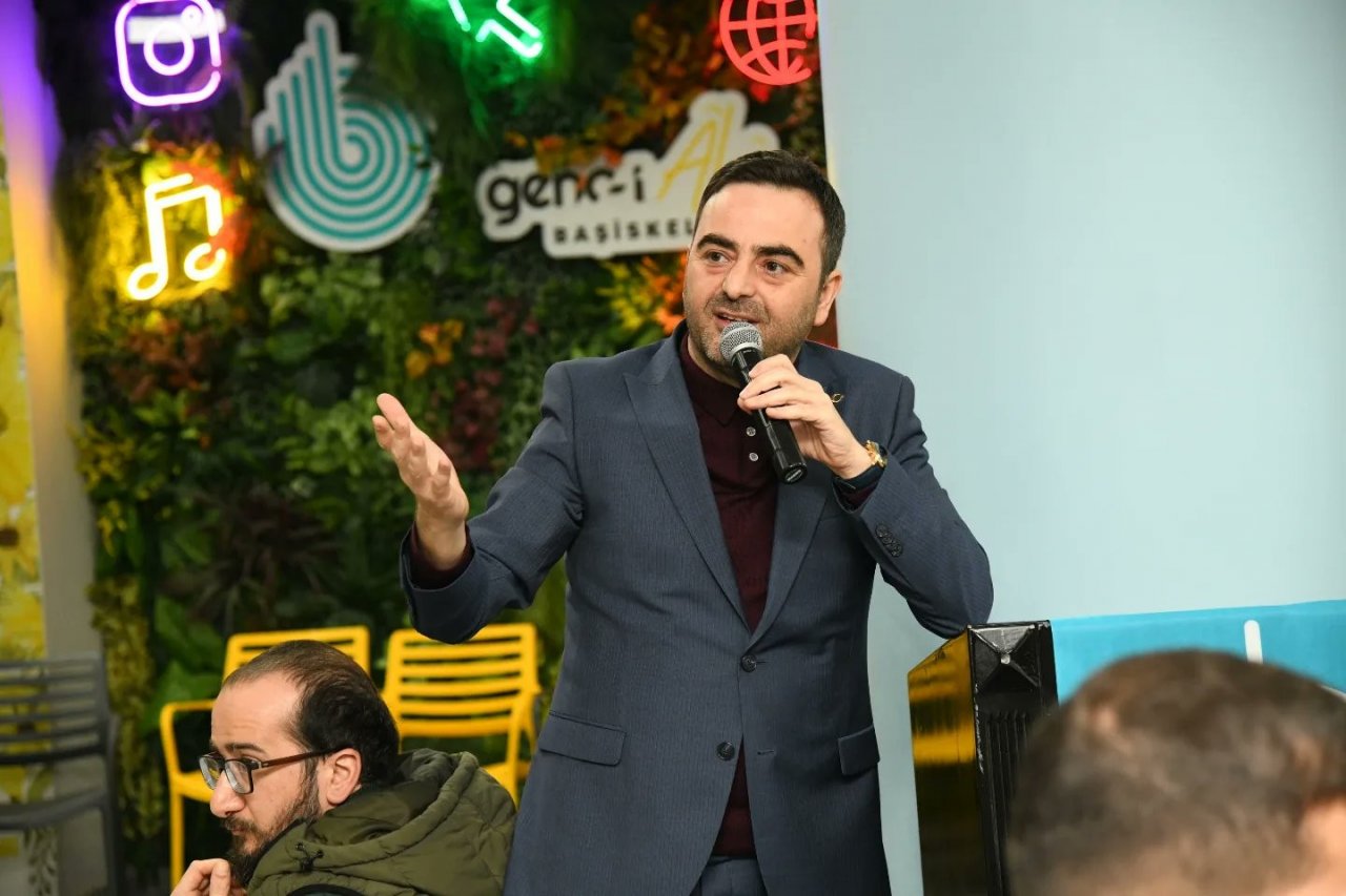 Başkan Özlü’den gençlere: "Sizin gayretlerinizle Türkiye Yüzyılı’nda daha güzel işler yapacağız"