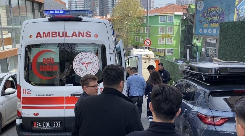 Kadıköy’de güvenlik, tadilattaki hastaneye izinsiz giren kişiyi vurdu