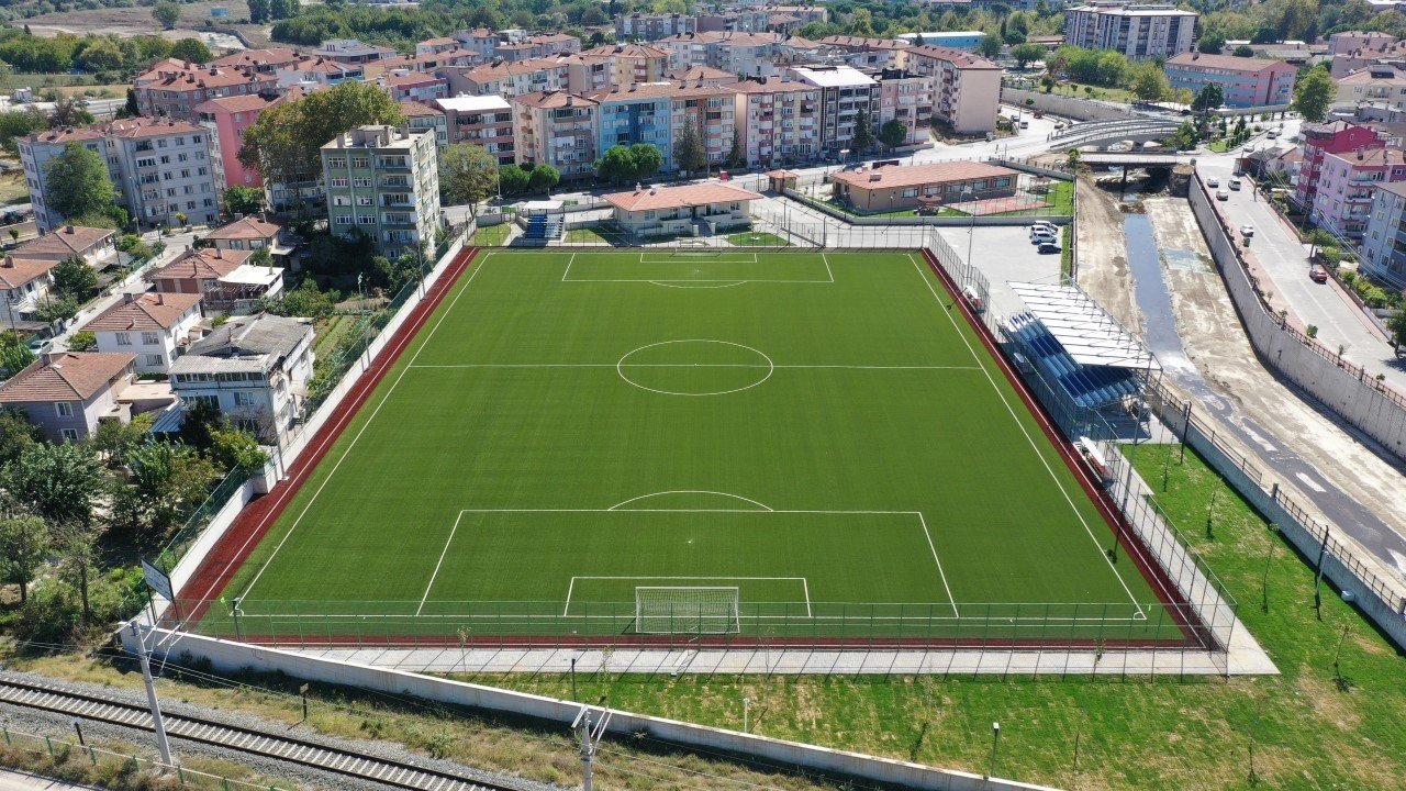 Balıkesir’e gençler için spor yatırımları sürüyor