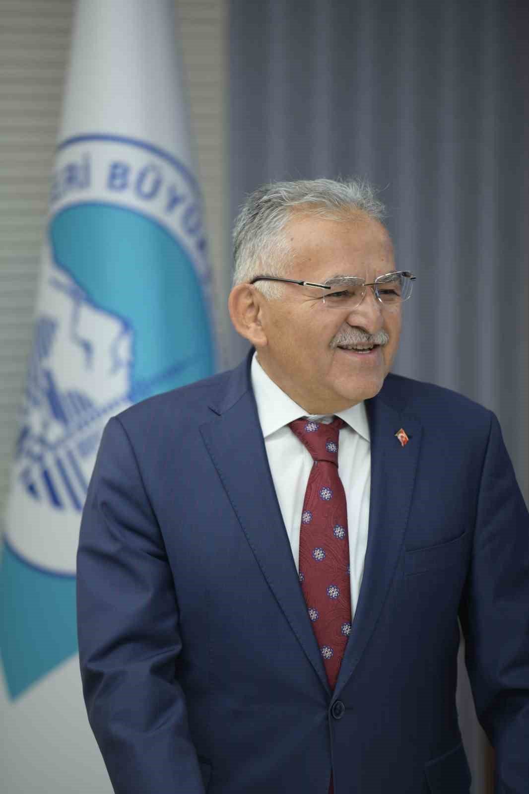 Başkan Büyükkılıç: “Bu bayram birlikte olmayı önemseyelim”