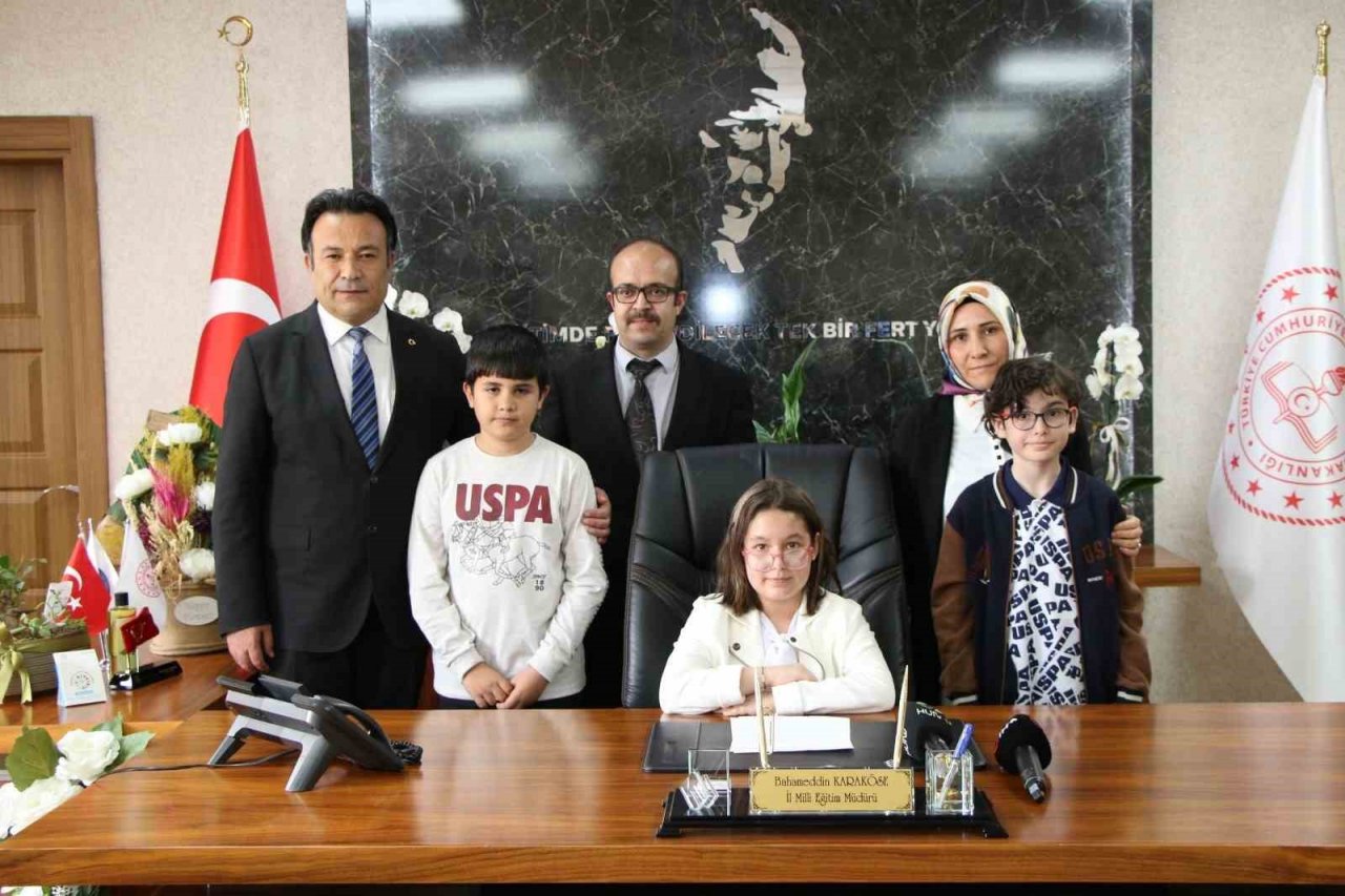 İl Milli Eğitim Müdürü Karaköse, koltuğunu küçük Esila’ya devretti