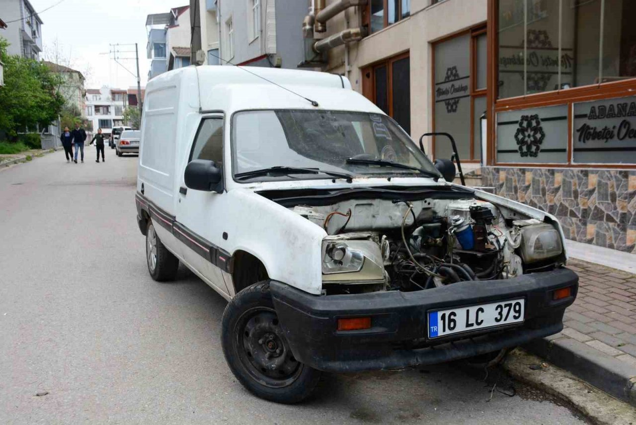 Meşhur film sahnesi gerçek oldu "Baba akü yok!"