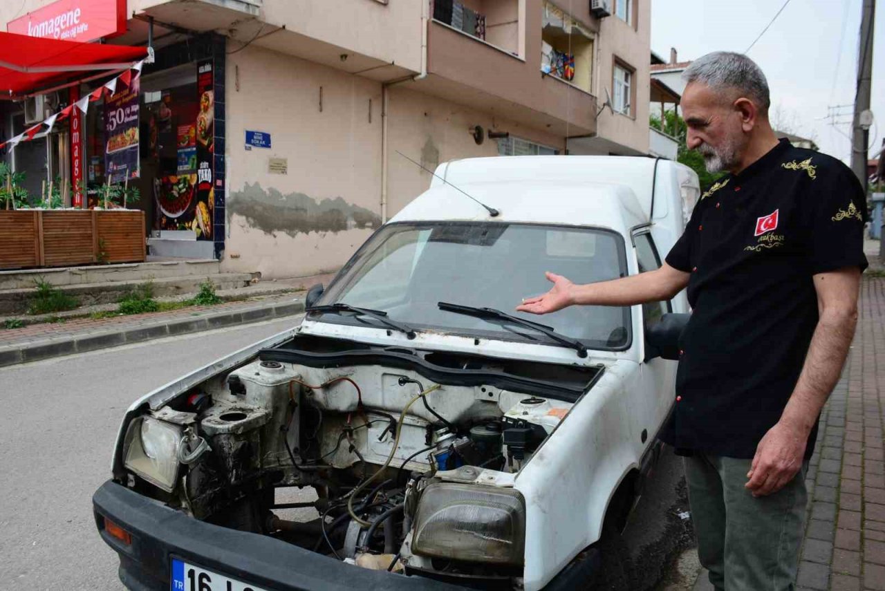 Meşhur film sahnesi gerçek oldu "Baba akü yok!"