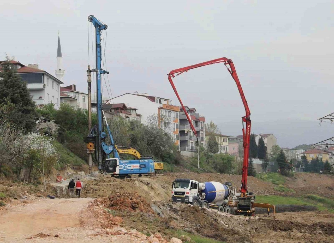 Başkan Söğüt, ilçe trafiğini rahatlatacak projeyi yerinde inceledi