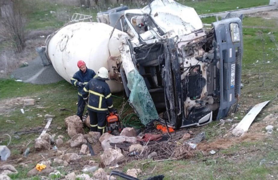 Kütahya’da beton mikseri devrildi: 1 yaralı