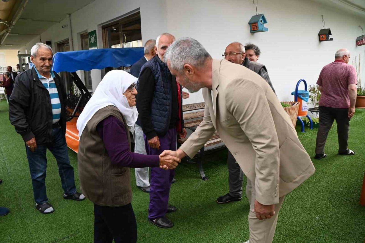 Başkan Şükrü Sözen belediye personeliyle bayramlaştı