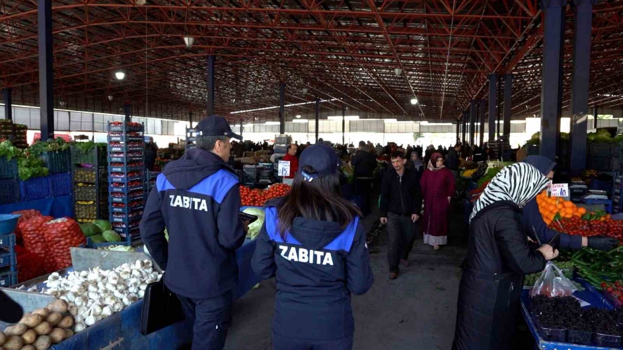 Melikgazi Zabıtası’ndan bayram öncesi pazar yeri ve market denetimi