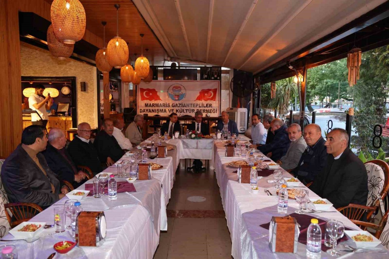 Başkan Oktay Anteplilerin iftarına konuk oldu