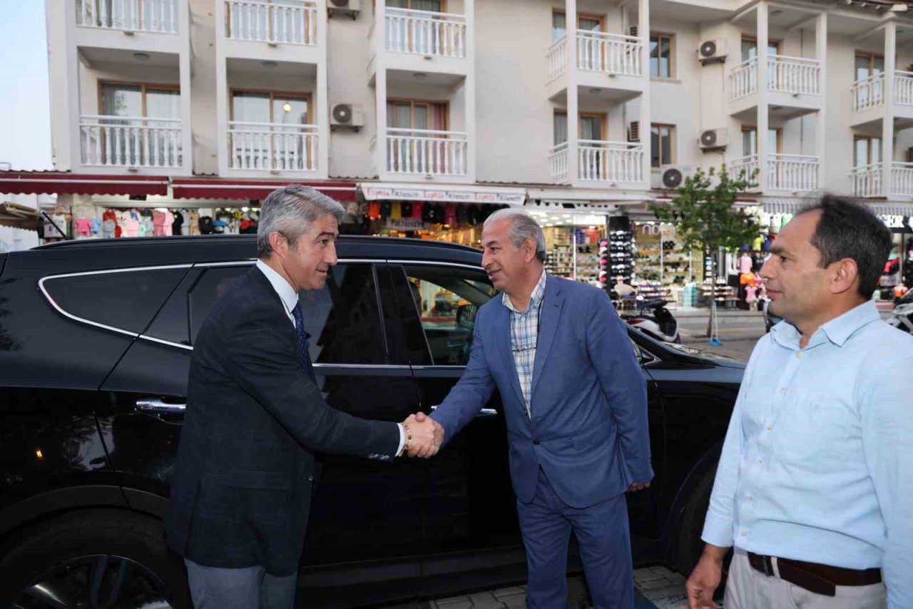 Başkan Oktay Anteplilerin iftarına konuk oldu