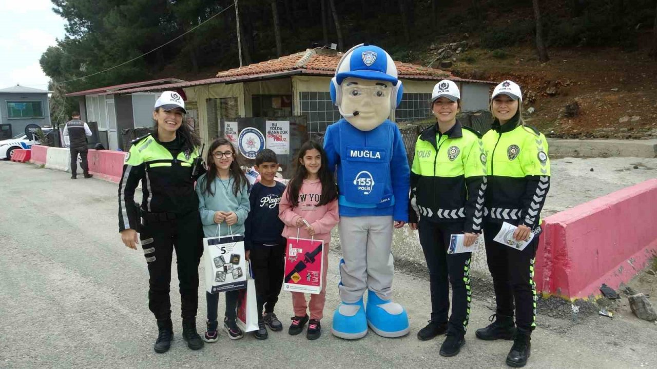 Bayram trafiğindeki araç sürücüleri uyarıldı
