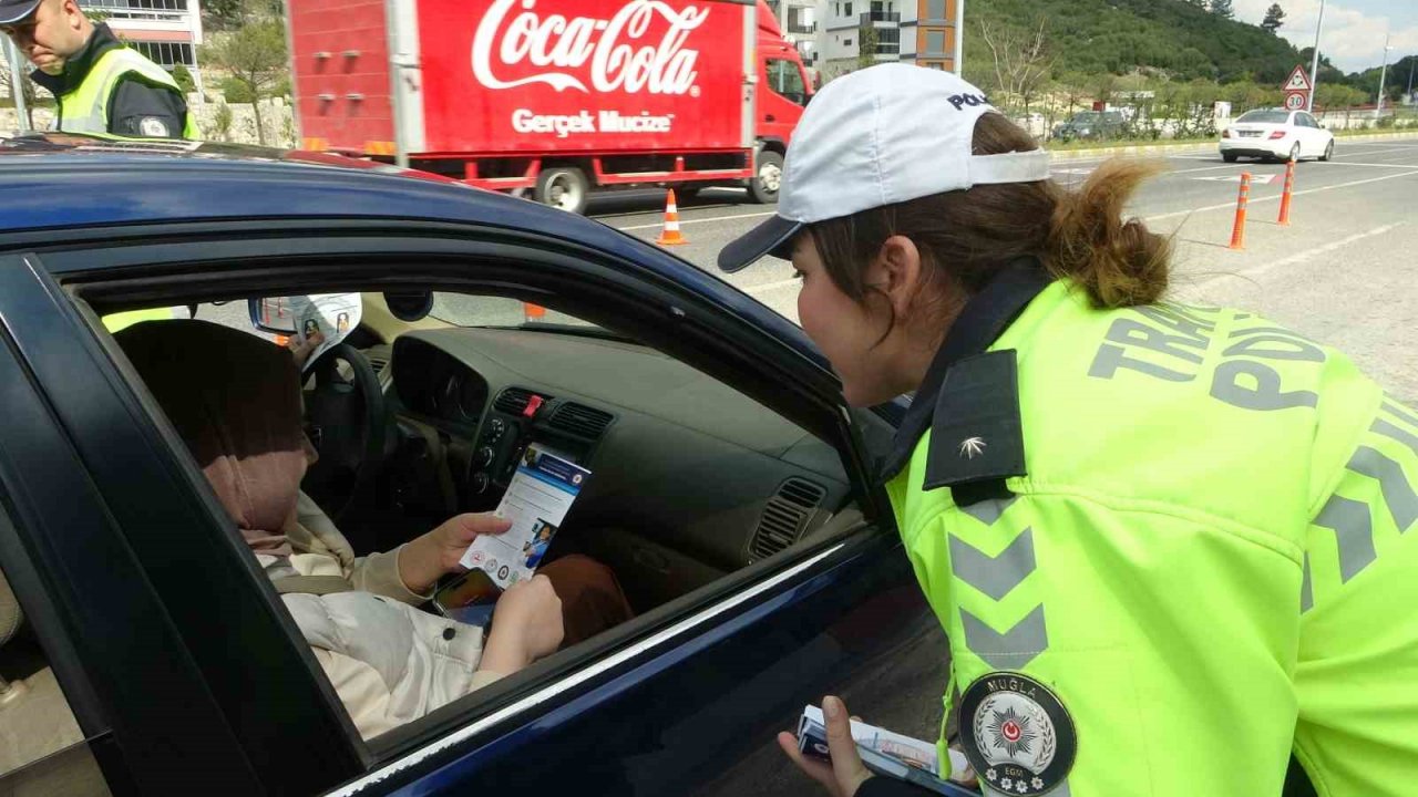 Bayram trafiğindeki araç sürücüleri uyarıldı