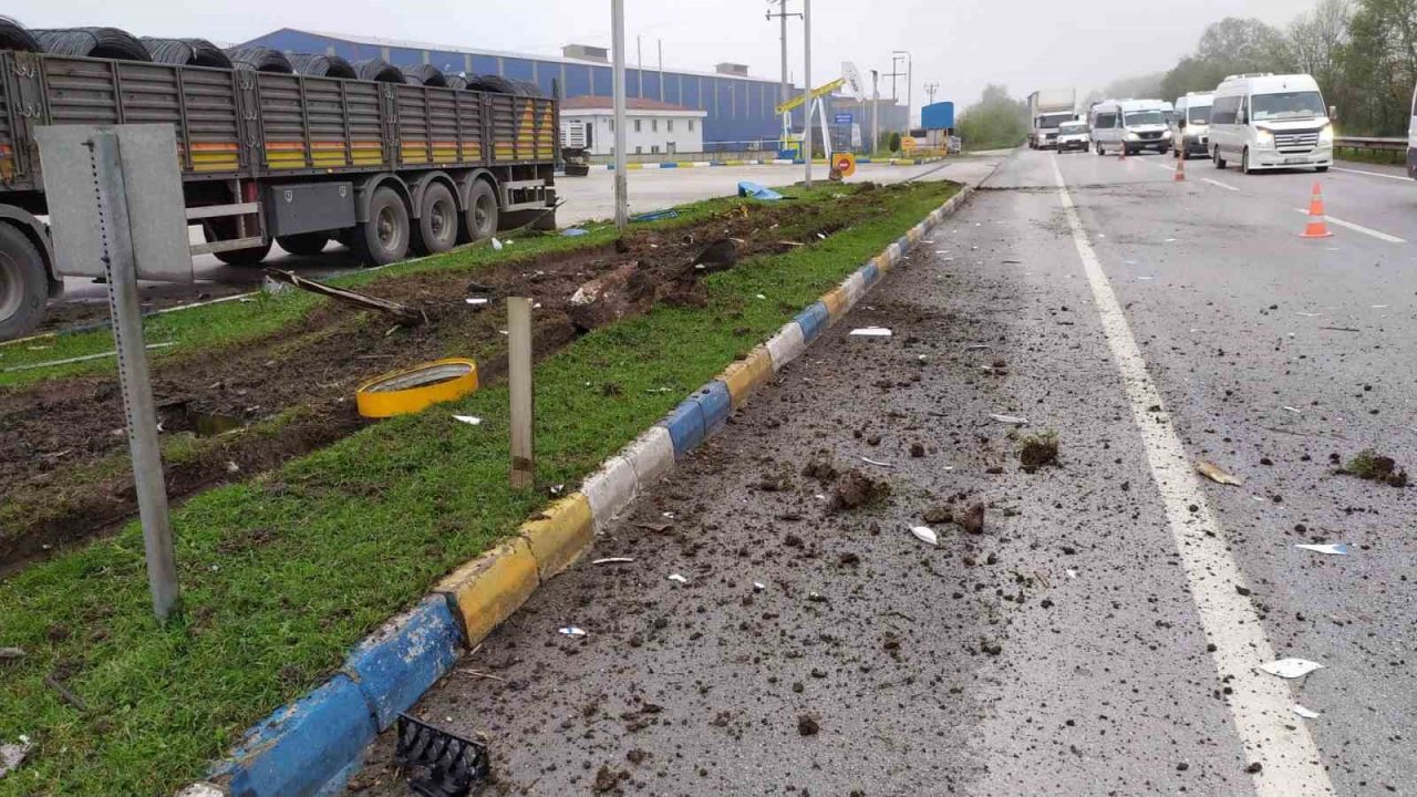 Kontrolden çıkan tır, park halindeki kamyona çarptı: 1 yaralı