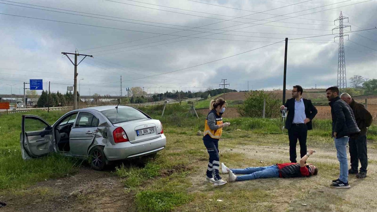 Otomobil iş yeri duvarına çarptı, sürücü yaralandı