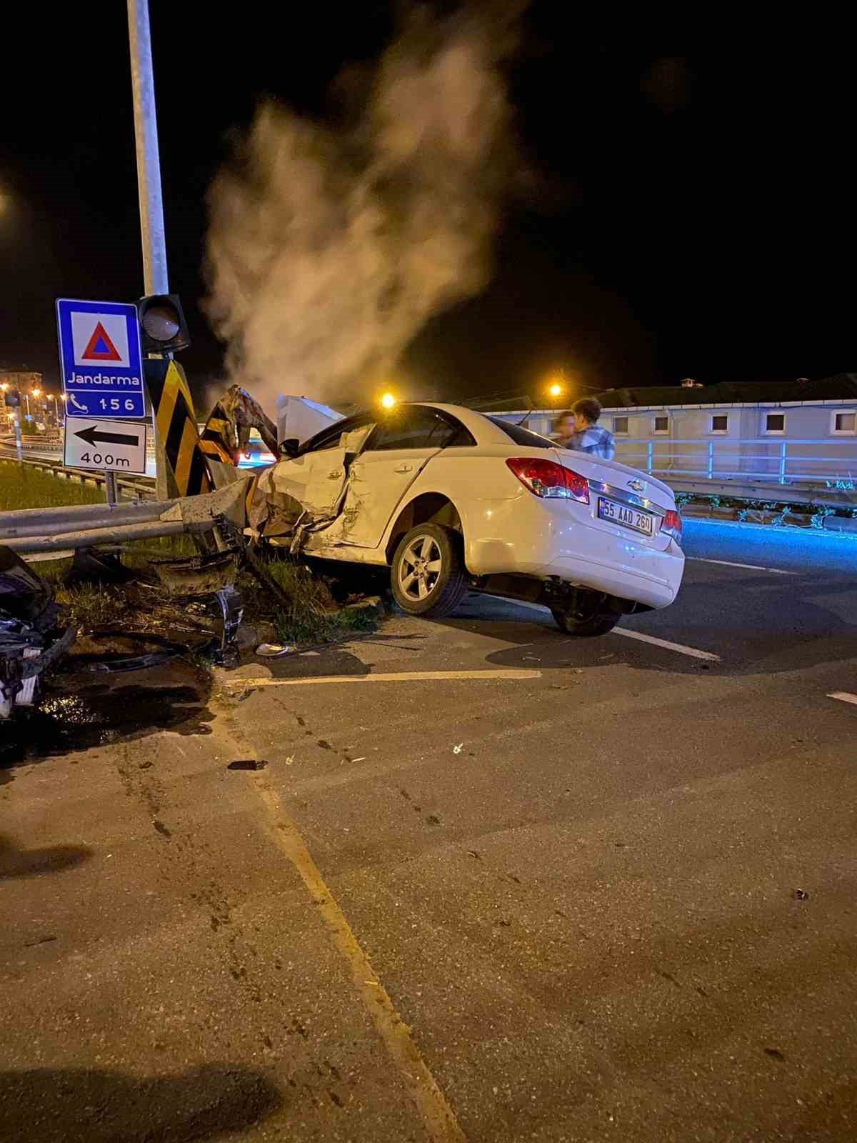 Rize’de feci kazada sürücüler burnu bile kanamadan kurtuldu