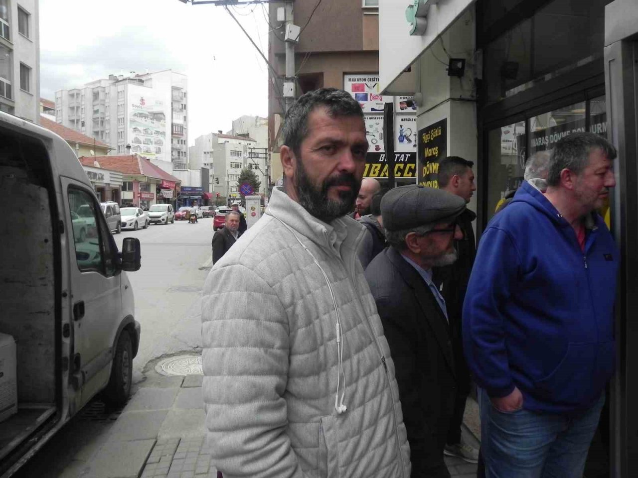 Vatandaşların metrelerce uzayan baklava kuyruğu