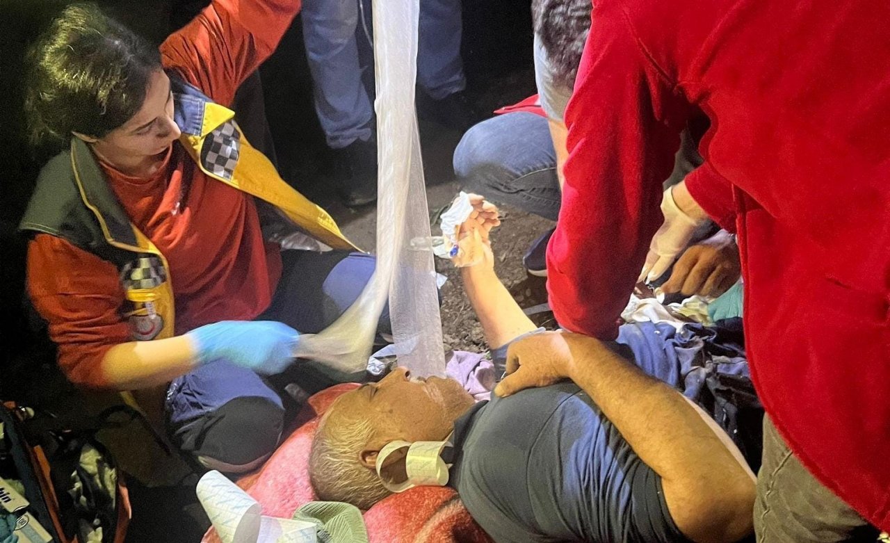 Siirt’te tarım aracı devrildi, sürücü ağır yaralandı