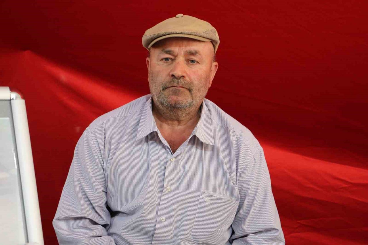 Evlat nöbetindeki baba: “20 bayramdır evladıma hasretim”