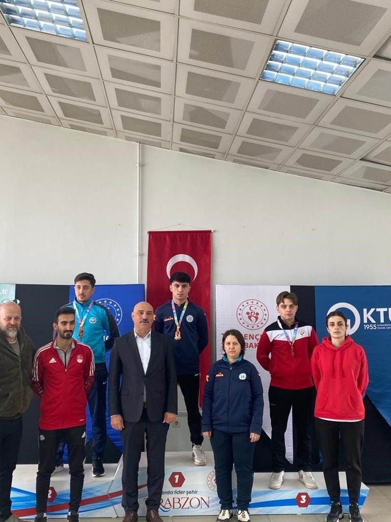 SUBÜ öğrencisinden altın madalya