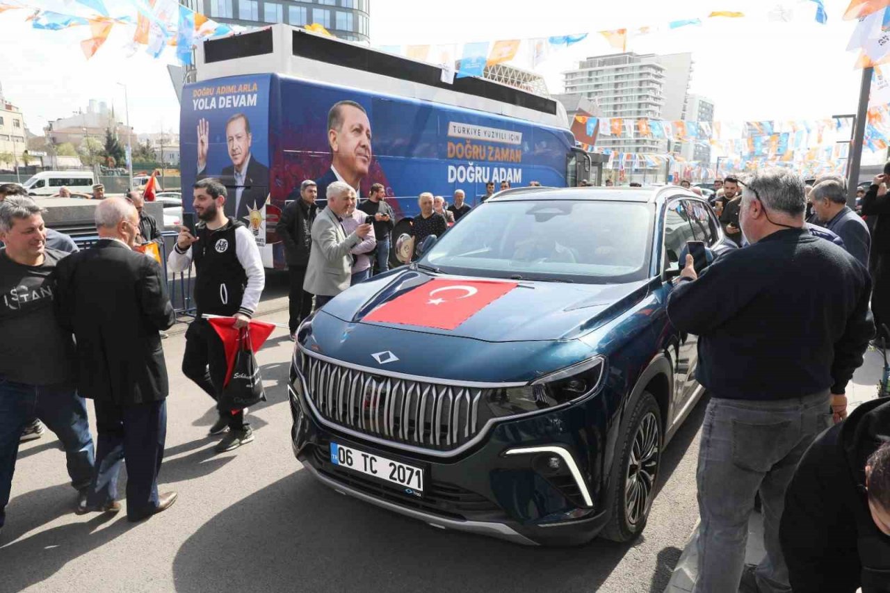 Kağıthanelilerden Türkiye’nin gururunu Togg’a yoğun ilgi