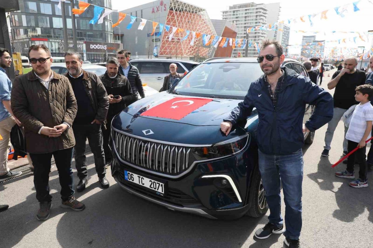 Kağıthanelilerden Türkiye’nin gururunu Togg’a yoğun ilgi