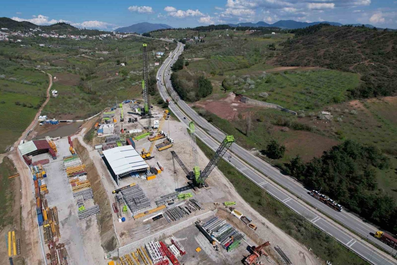 Türkiye’nin milli projelerini bu dev vinç kaldıracak