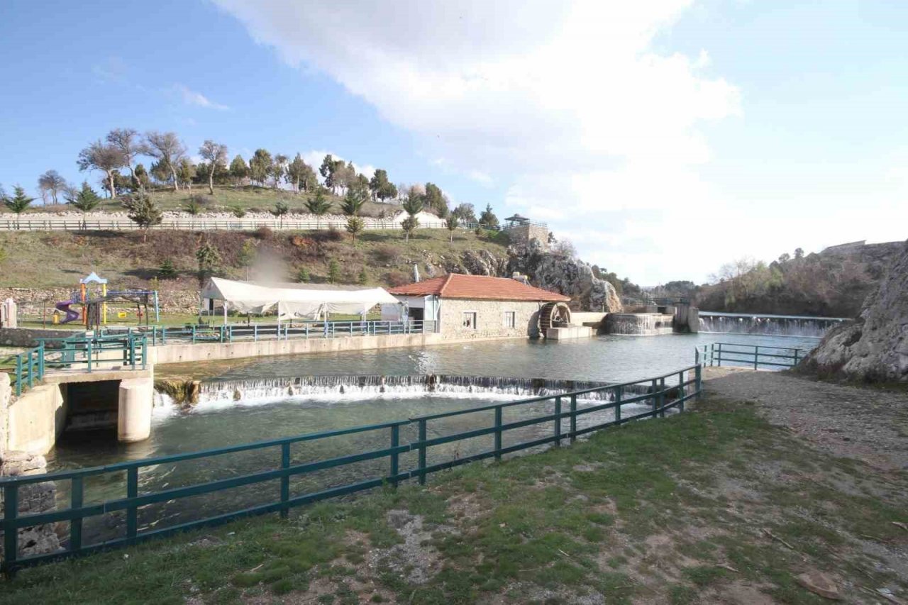 Beyşehir Gölü’nü besleyen Adaköy Göleti ve Baraj Göleti ilkbahar yağışlarıyla can buldu