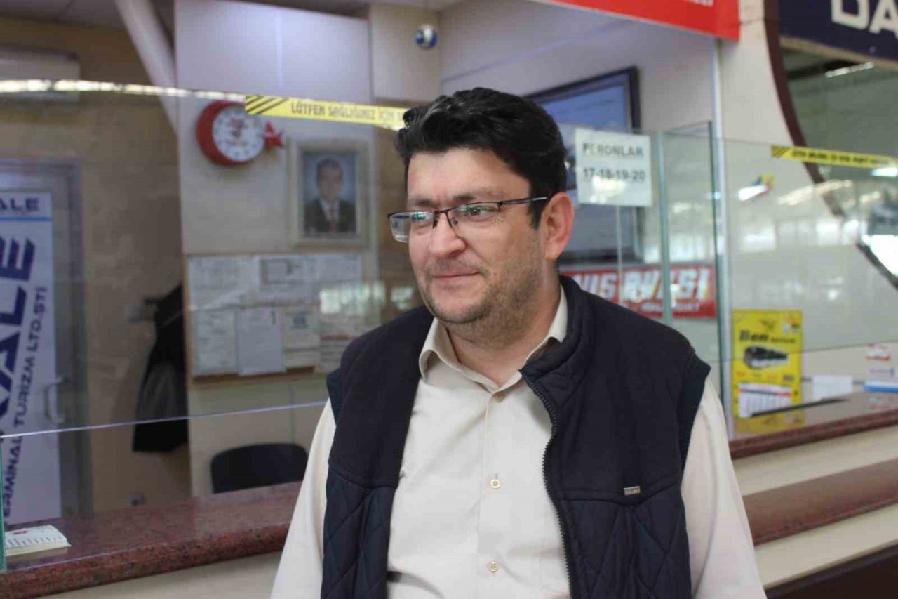 Afyonkarahisar otogarında beklenen yolcu yoğunluğu yaşanmadı
