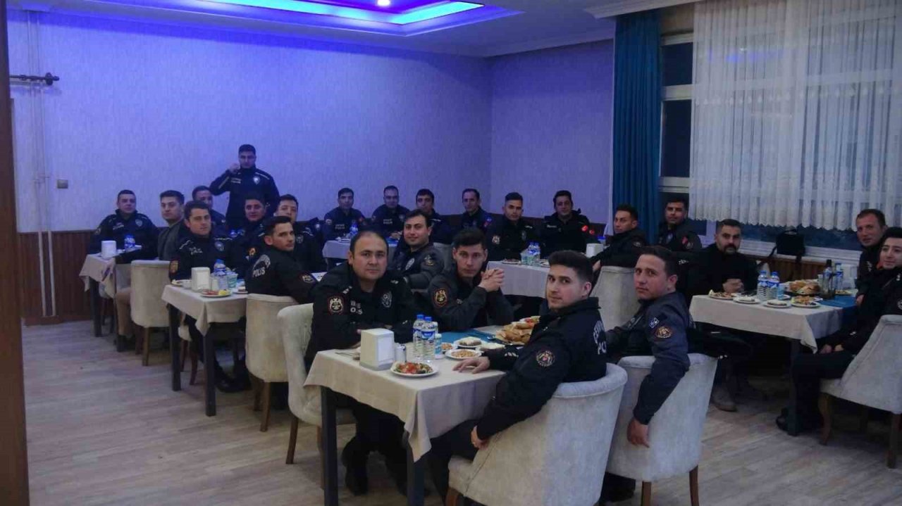 Ağrı Emniyet Müdürü Aydın, iftarını polislerle birlikte açtı
