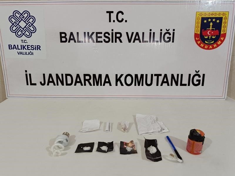Balıkesir’de jandarmadan uyuşturucu operasyonu