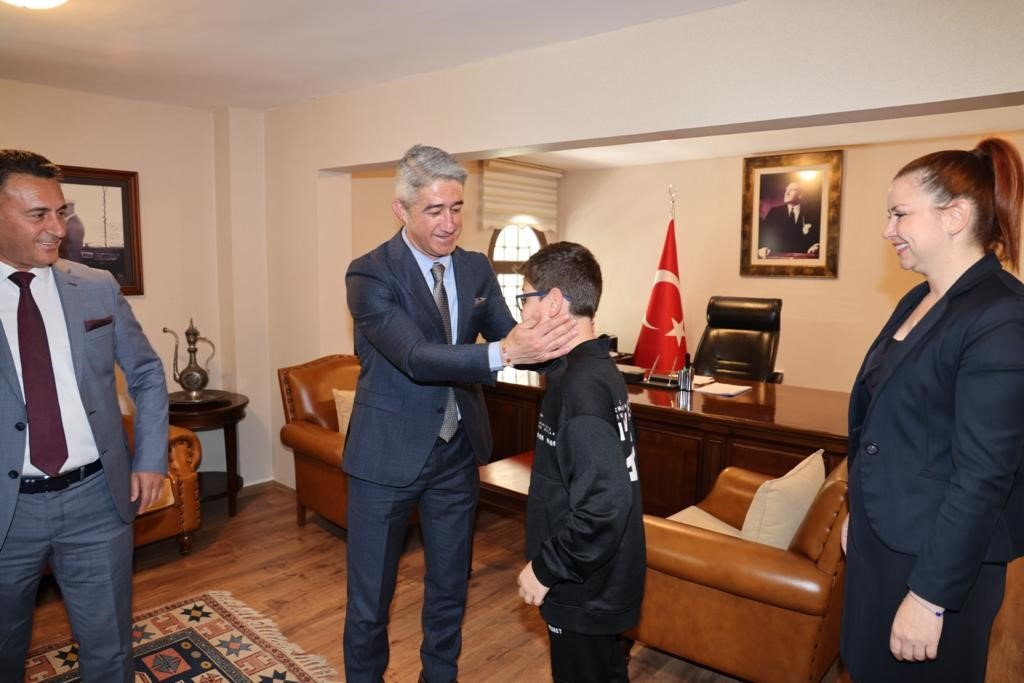 Başkan Oktay, personeli ile bayramlaştı